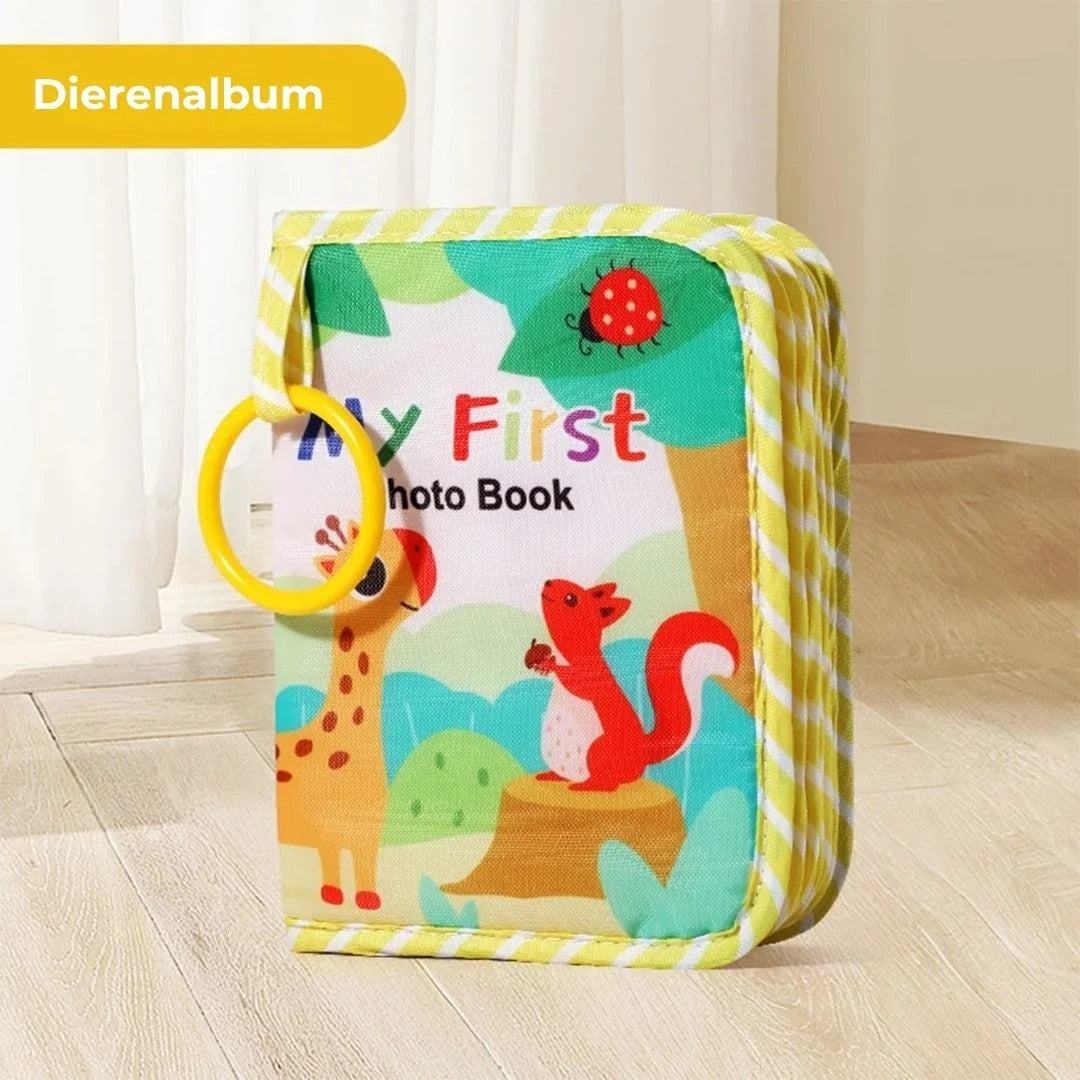 Zacht babyboek met spiegel en bijtring